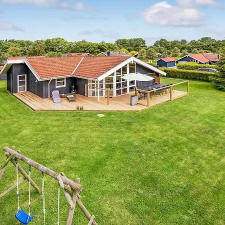 Huis In Sydals Waar Huisdieren Welkom Zijn, Met Vakantiehuis Sarup
