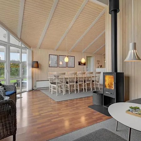 Huis In Sydals Waar Huisdieren Welkom Zijn, Met