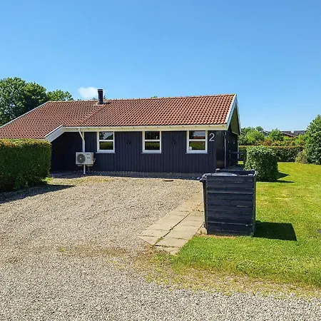 Huis In Sydals Waar Huisdieren Welkom Zijn, Met * Sarup